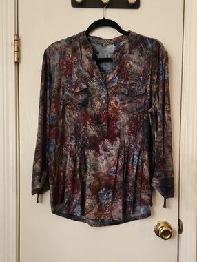 Floral Pleated Long-Sleeve Blouse in Multicolor